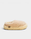 Rue De Wool The Nordic Low slipper in desert brown curly wool with a natural wool rim, side view