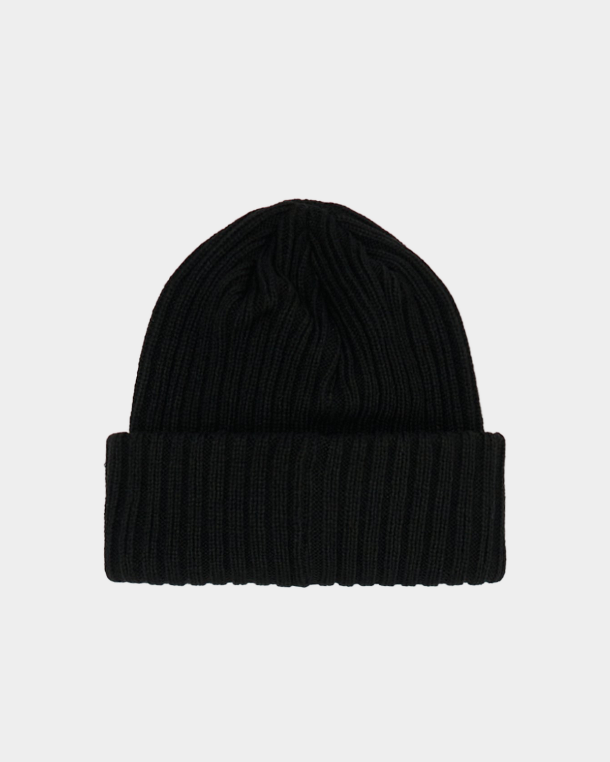 DC Fish N Destroy kids beanie in black, a cuffed 2x1 rib-knit beanie with a woven DC label on the turn-up