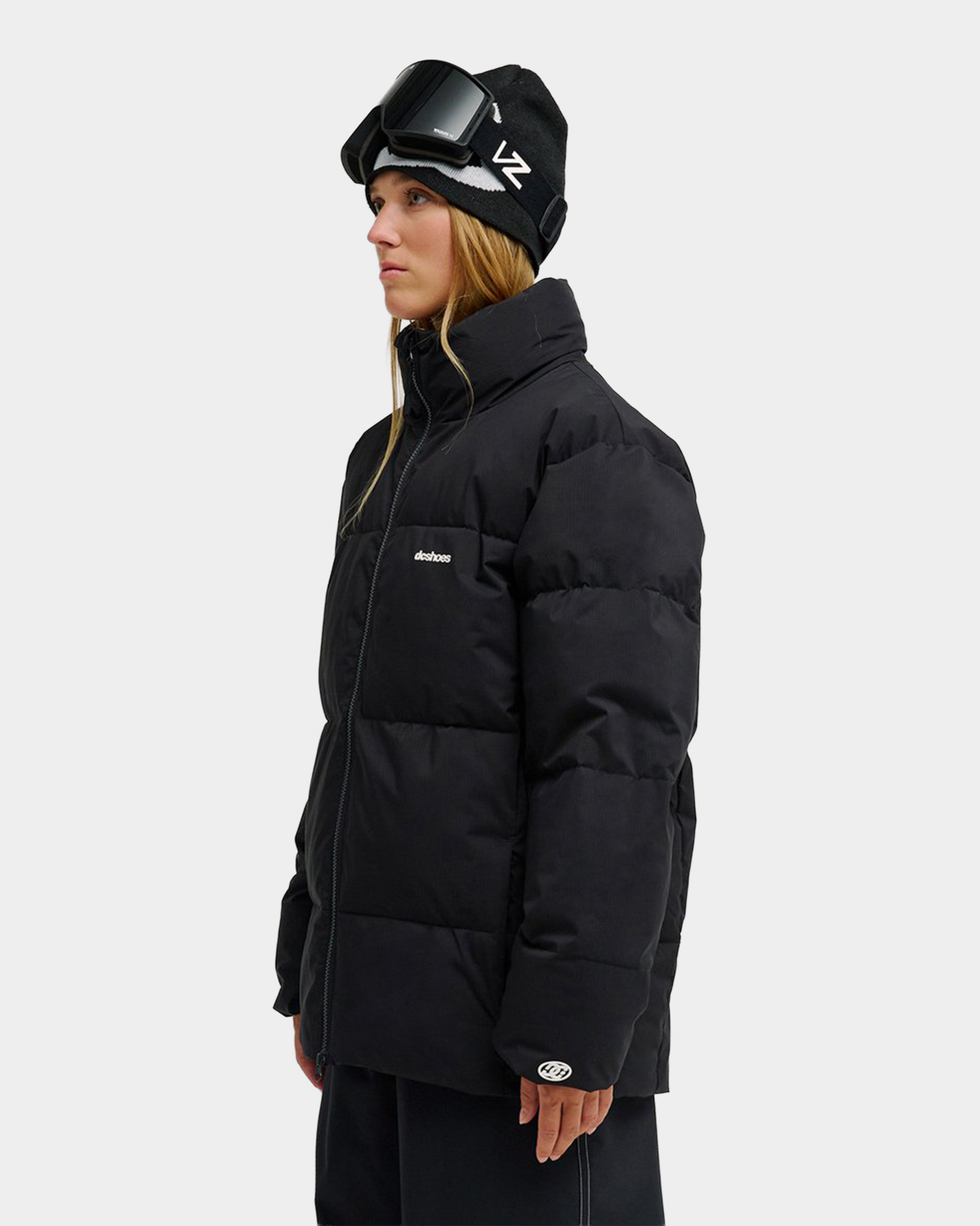 DC Trackstar 10K puffer jacket in black, a technical snow jacket with a two-way front zip and adjustable hem