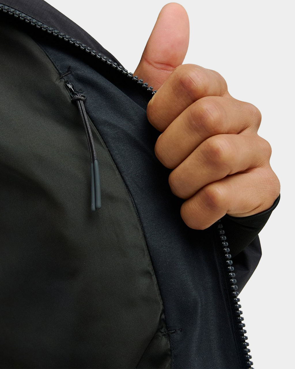 DC Trackstar 10K puffer jacket in black, a technical snow jacket with a two-way front zip and adjustable hem
