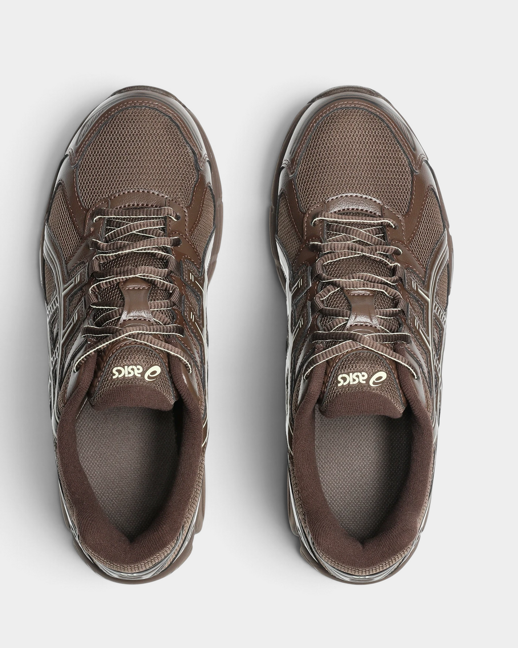 Asics GEL-Stratus MC Shoes in Brown Storm, pair from above with brown laces, brown collar lining and the lighter ASICS logo on the tongue