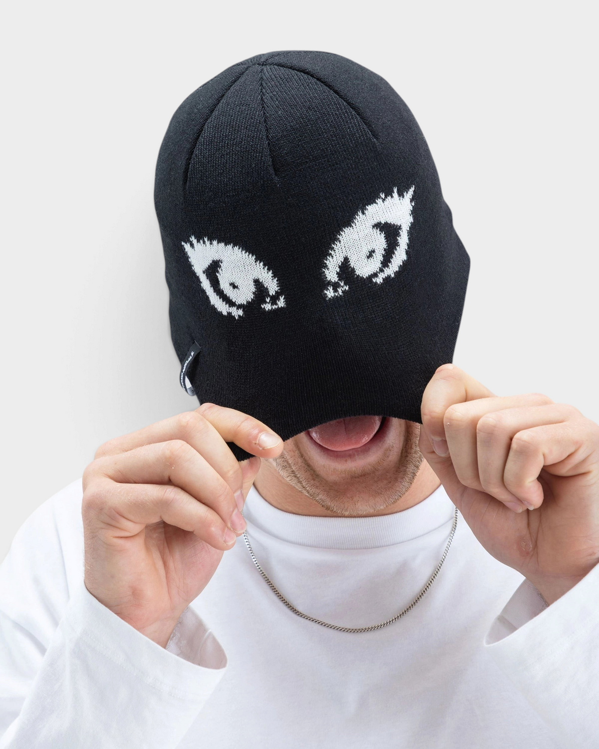 Beyond Medals Jacquard Beanie Eyes - Black