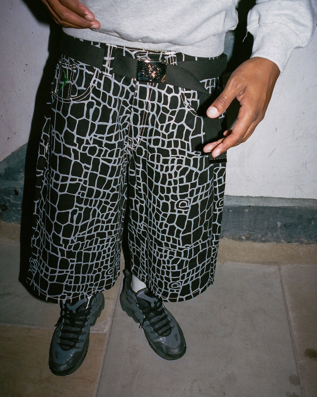 always do what you should do Croc Print Denim Shorts - Black