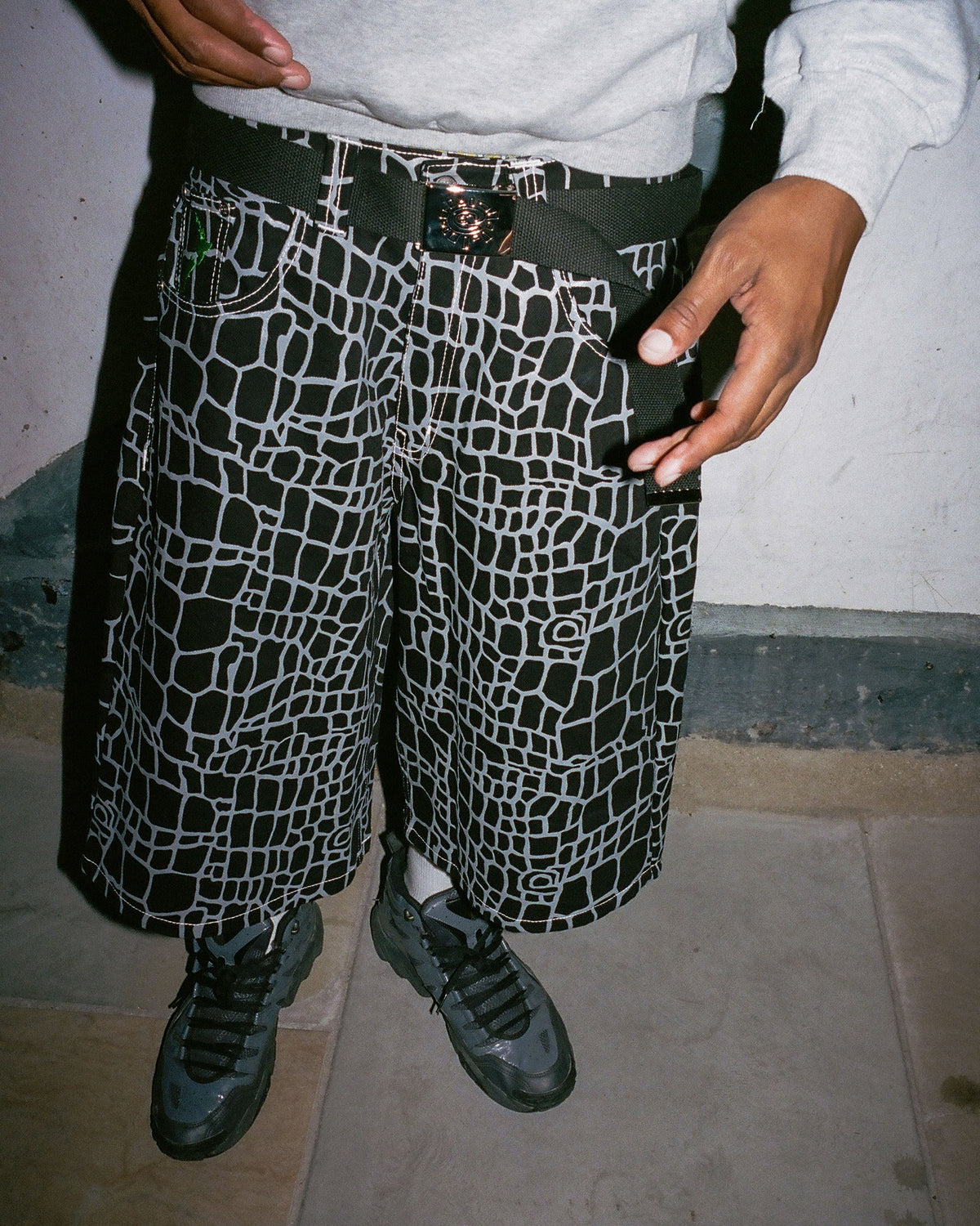 always do what you should do Croc Print Denim Shorts - Black