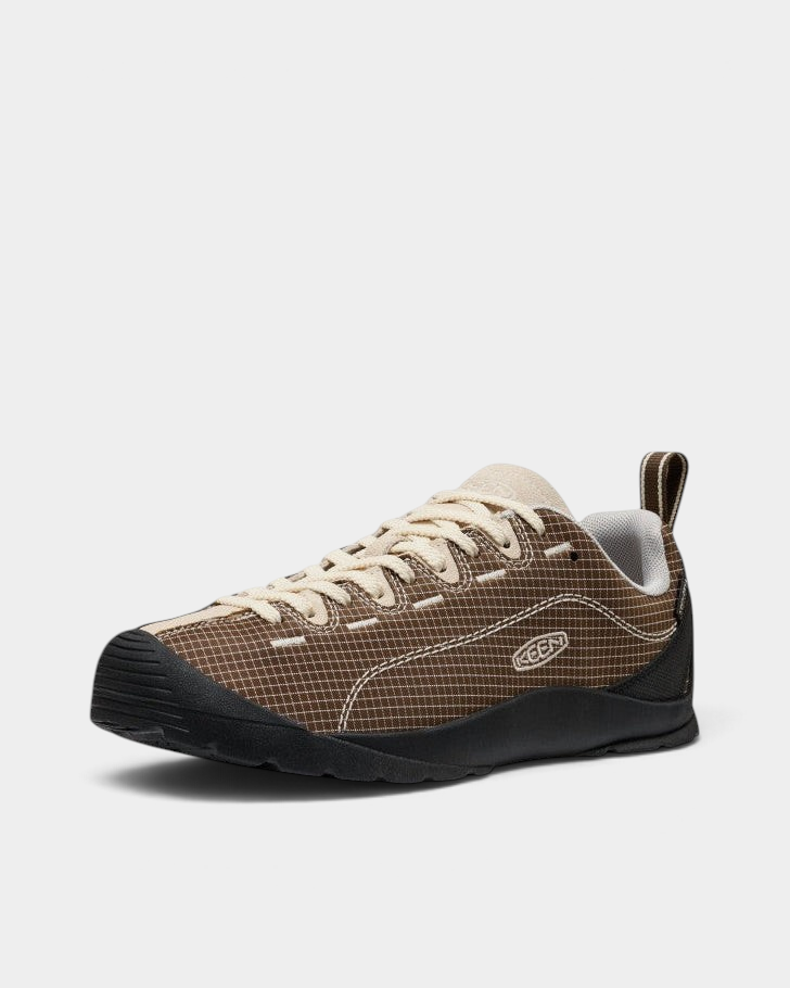 Lockwood Avenue Keen Jasper Shoes in Canteen/Birch, a pair from the side three-quarter, dark brown ripstop with a cream toe box, cream laces and a low black sole
