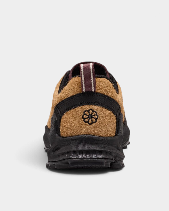 Keen Jasper Zionic Shoes in Chipmunk/Huckleberry, heel view, shaggy caramel suede with a plum tongue and laces, black toe bumper and black lugged outsole