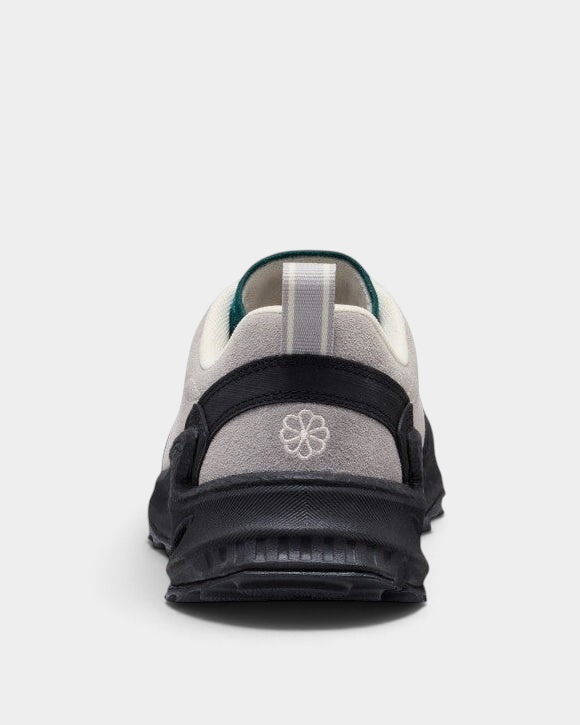 Lockwood Avenue Keen Jasper Zionic Shoes in Alloy/Mediterranea, heel view, pale grey suede with a teal tongue, lilac lace loops and a black lugged sole