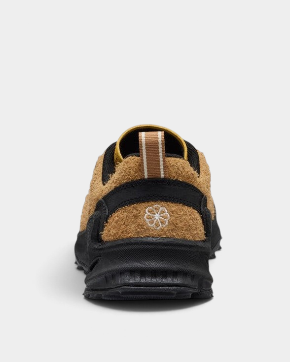 Lockwood Avenue Keen Jasper Zionic Shoes in Chipmunk/Symphonic Sunset, heel view, shaggy tan suede with a black toe bumper, yellow stitching and a black lugged sole