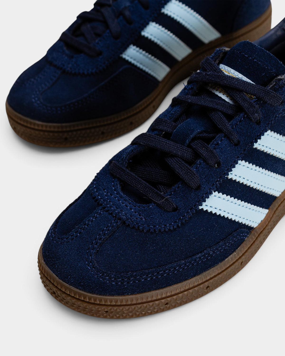 Lockwood Avenue adidas Handball Spezial junior sneakers in collegiate navy suede with light blue stripes and gum sole