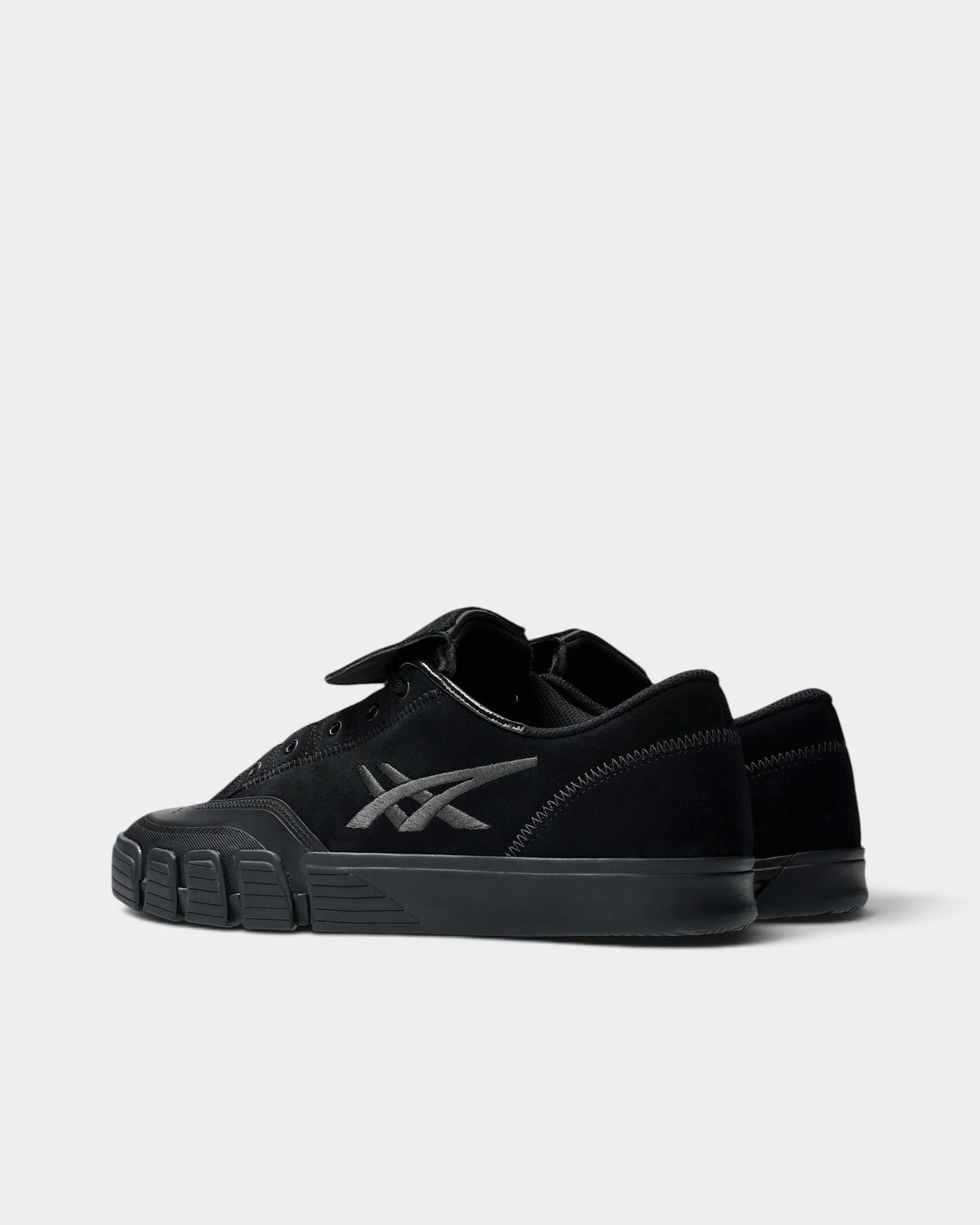 Lockwood Avenue Asics Skateboarding GEL-Flexkee Pro 2.0 black suede skate shoes with asymmetric design and heel GEL