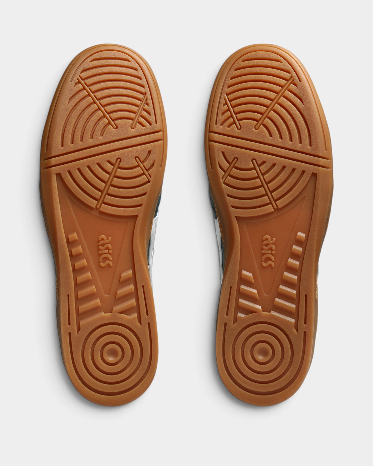 Lockwood Avenue Asics Leggerezza FB skateboarding shoes showing the gum rubber outsoles with circular tread patterns