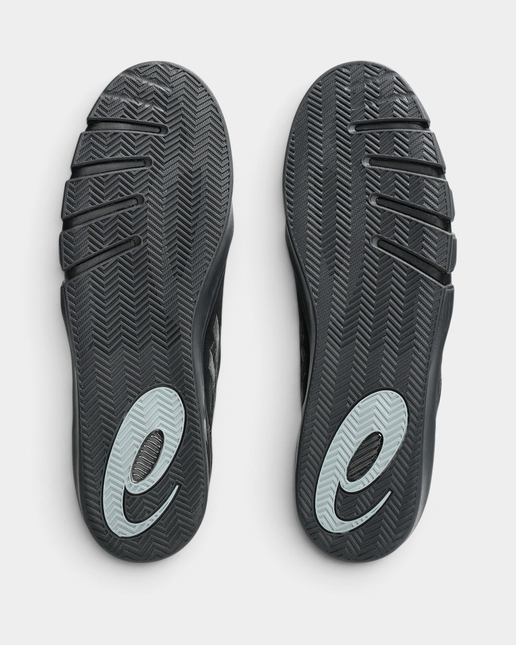 Lockwood Avenue Asics Skateboarding GEL-Flexkee Pro 2.0 shoes showing the black herringbone tread outsoles