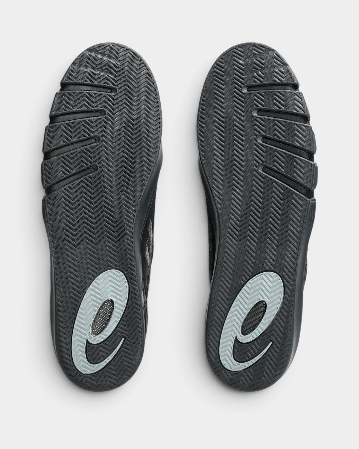 Lockwood Avenue Asics Skateboarding GEL-Flexkee Pro 2.0 shoes showing the black herringbone tread outsoles