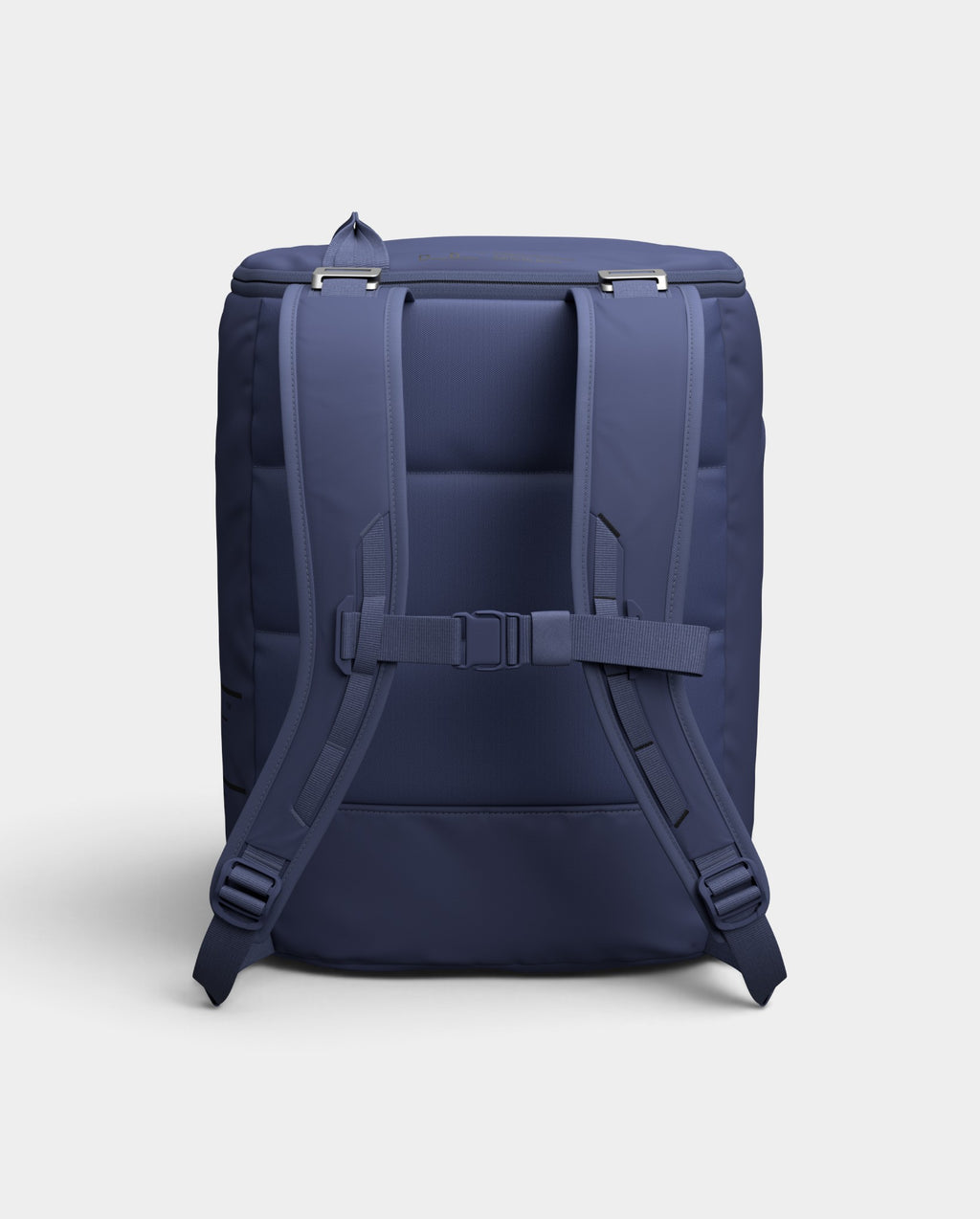 Lockwood Avenue DB Journey 25L Roamer duffel backpack in navy blue with ergonomic shoulder straps and chest buckle.