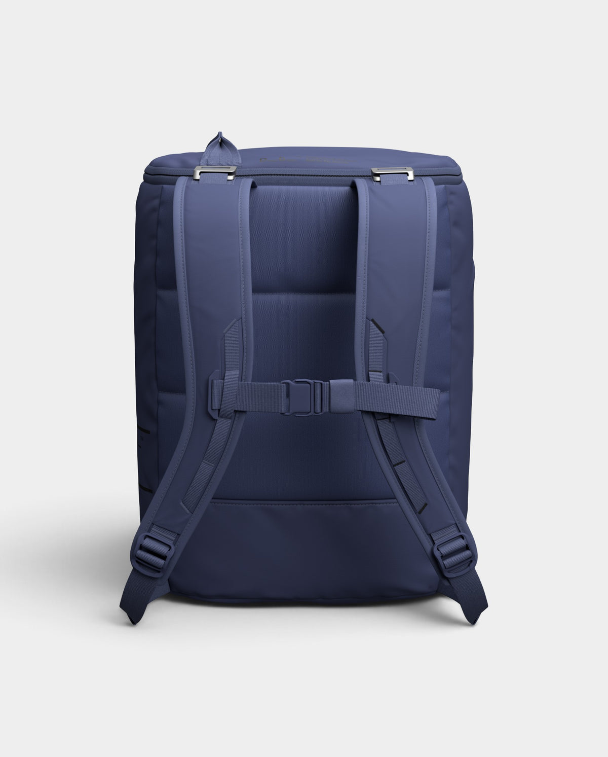 Lockwood Avenue DB Journey 25L Roamer duffel backpack in navy blue with ergonomic shoulder straps and chest buckle.