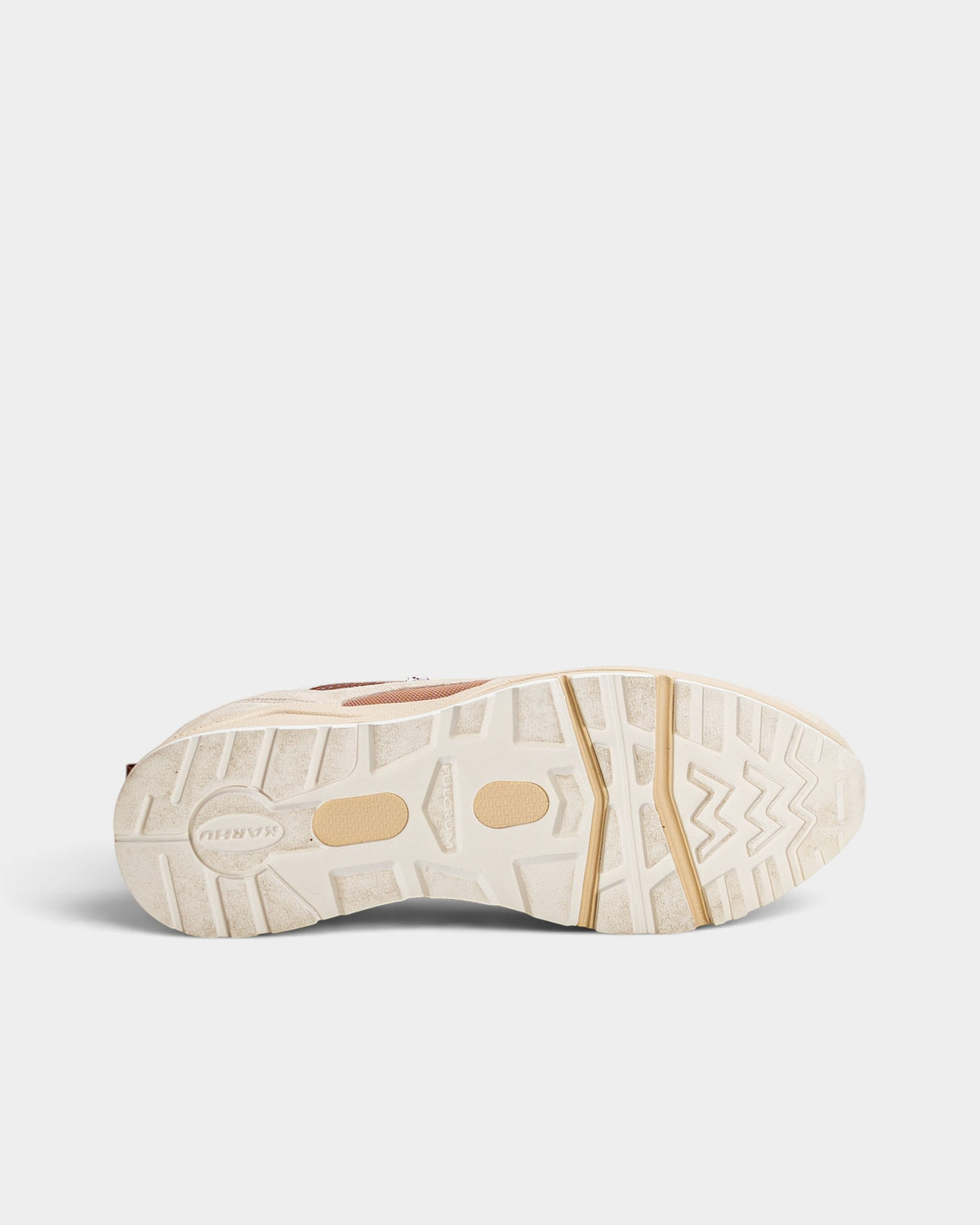 Lockwood Avenue Karhu Fusion 2.0 sneaker showing the textured off-white and cappuccino brown rubber outsole tread