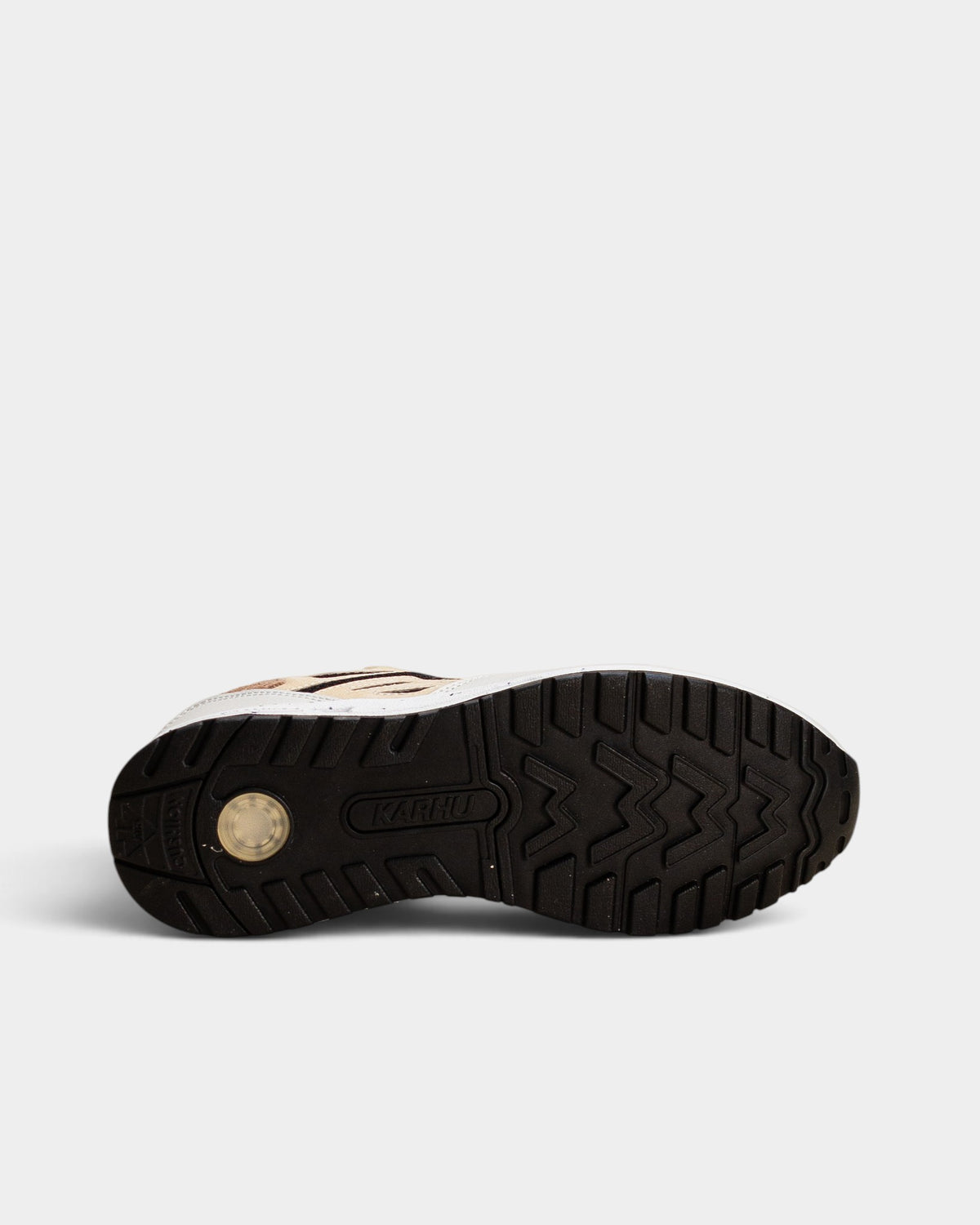 Lockwood Avenue Karhu Legacy 96 sneaker showing the black rubber outsole with Air Cushion heel unit