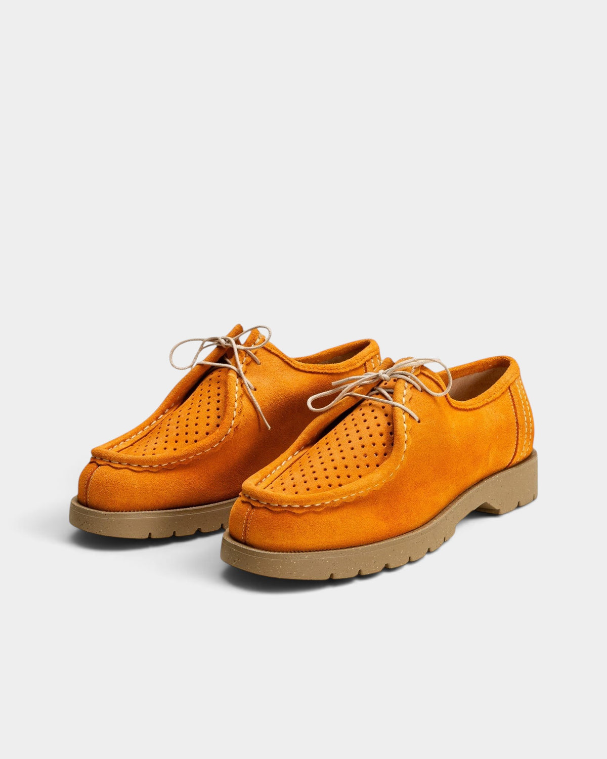 Lockwood Avenue Kleman Padror V Sum peach suede derby shoes with perforated apron toe and rubber lug sole