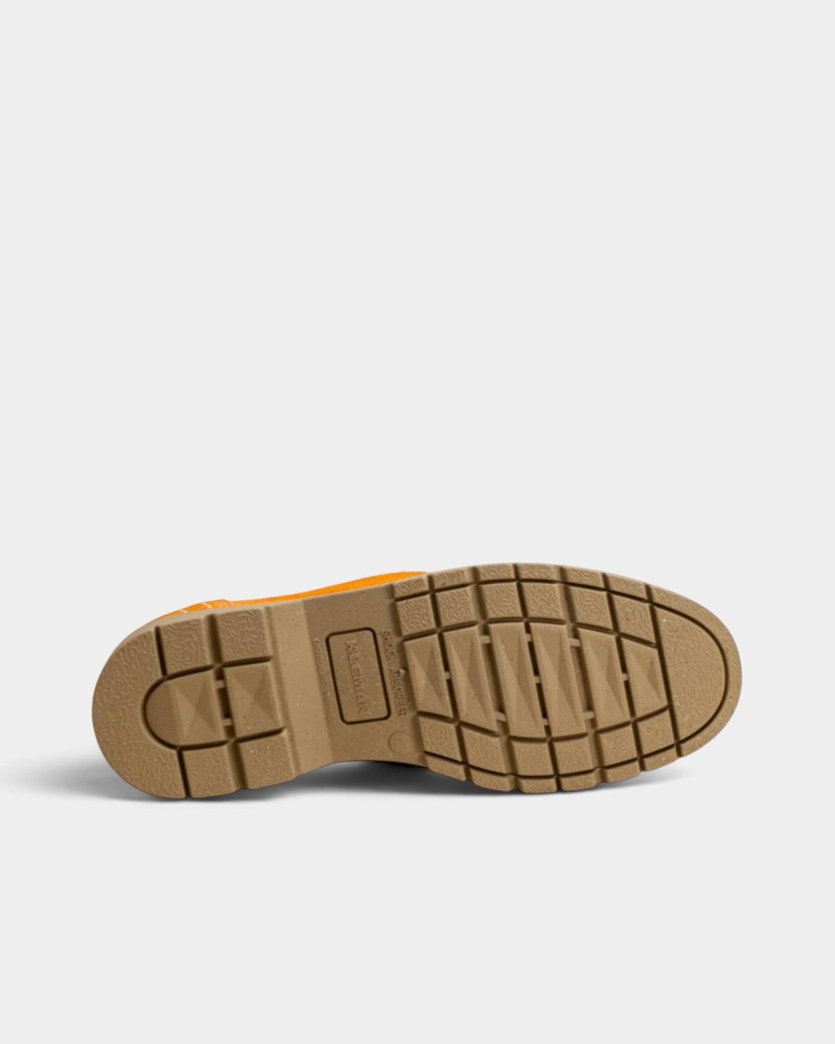 Lockwood Avenue Kleman Padror V Sum peach suede derby shoe showing the natural rubber lug sole bottom view