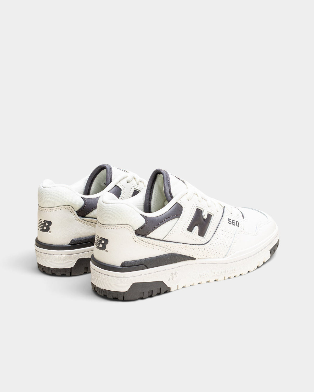Lockwood Avenue New Balance 550 women's low-top sneakers in sea salt off-white leather with magnet gray overlays