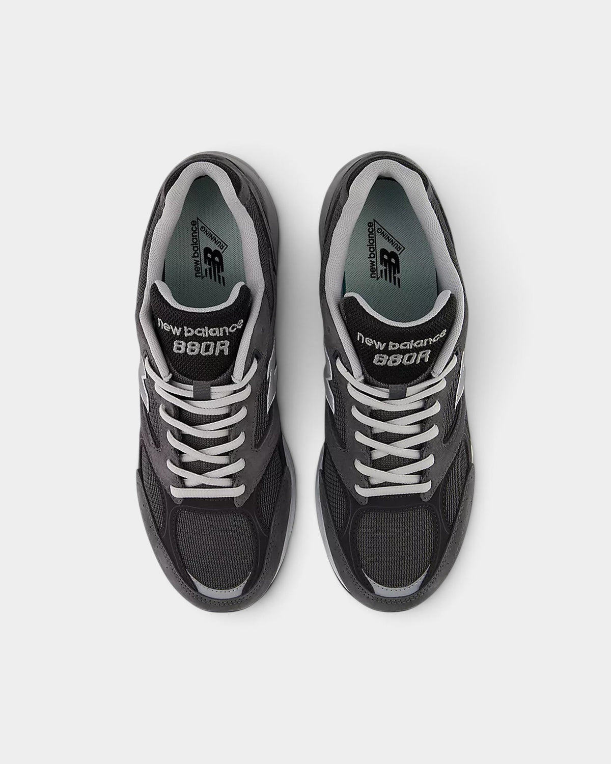 Lockwood Avenue New Balance 880R running shoes in black and grey with mesh, suede, and synthetic overlays.