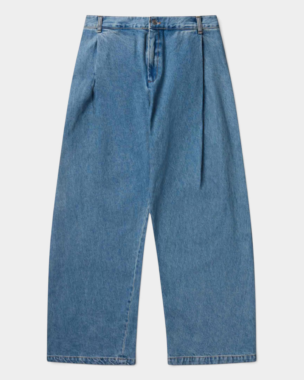 Lockwood Avenue Seventh V10 wide-leg denim Bermuda jeans in a faded blue wash with front knife pleats.