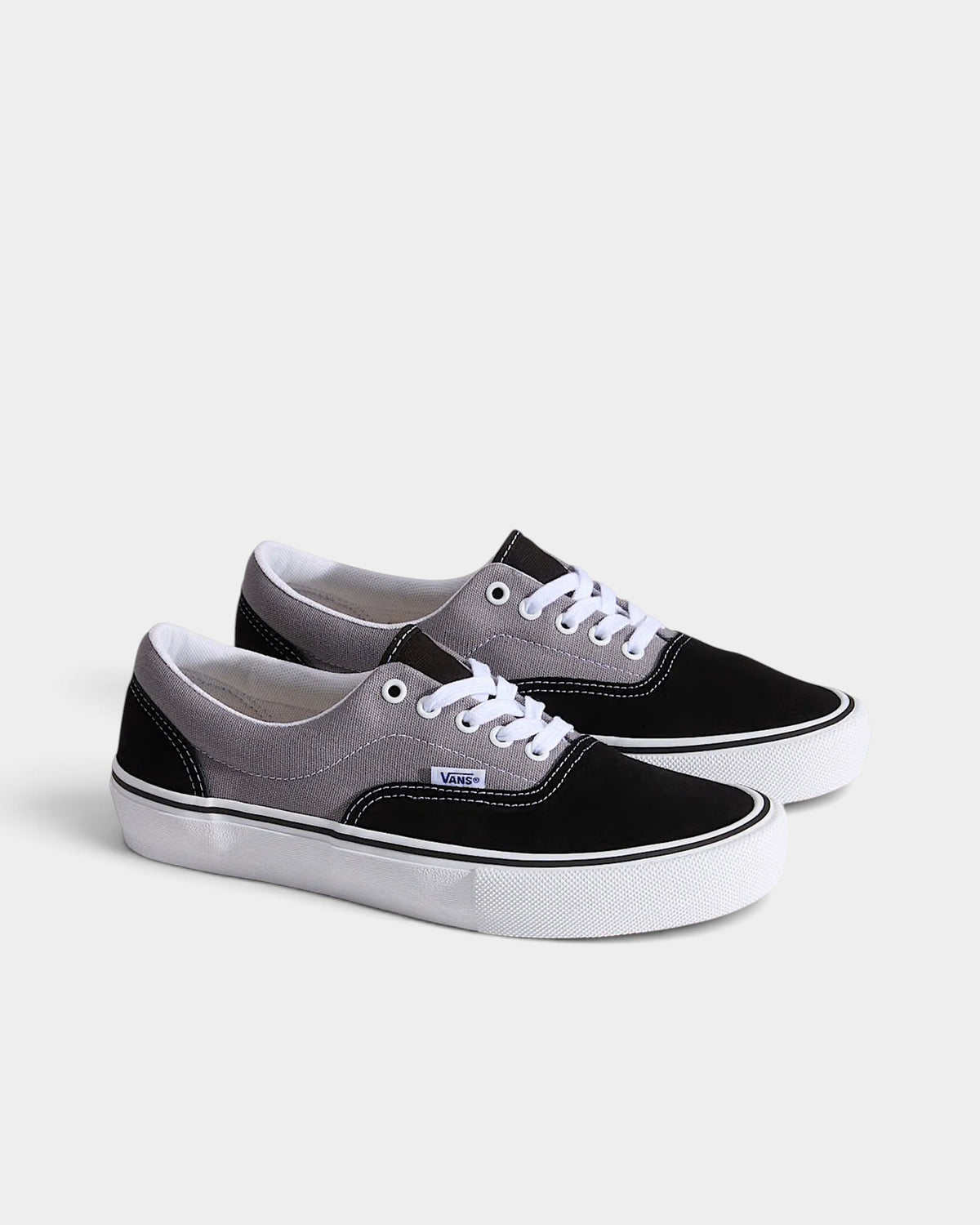 Lockwood Avenue Vans Skate Era low-top sneakers in black and grey canvas with white laces and a durable rubber sole.