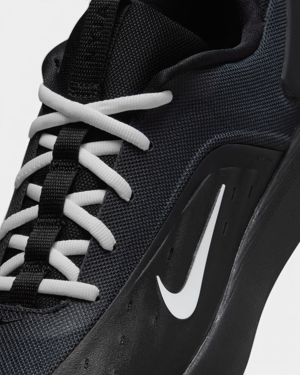 Nike SB Nyjah 4 Shoes - Black / White