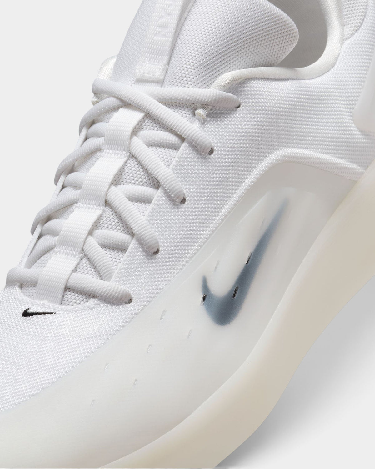 Nike SB Nyjah 4 Shoes - White / Black