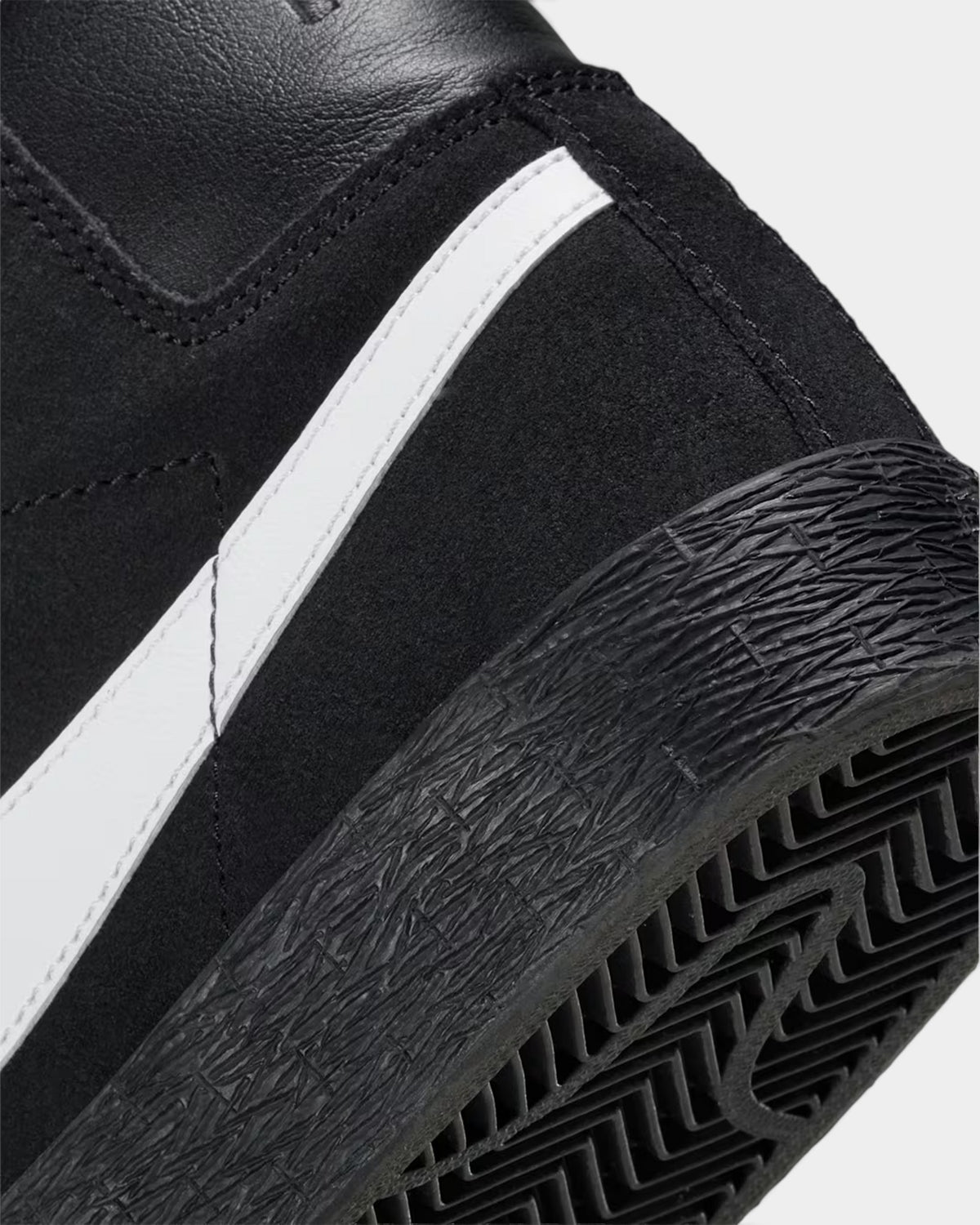 Nike SB Zoom Blazer Mid Shoes - Black / White