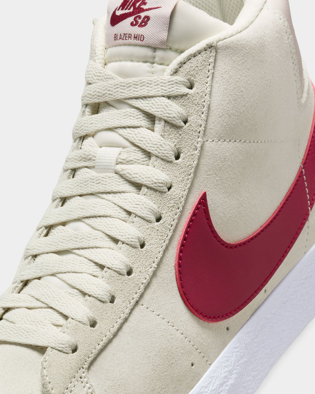 Nike SB Zoom Blazer Mid Shoes - Pale Ivory / Noble Red / Silt Red / White